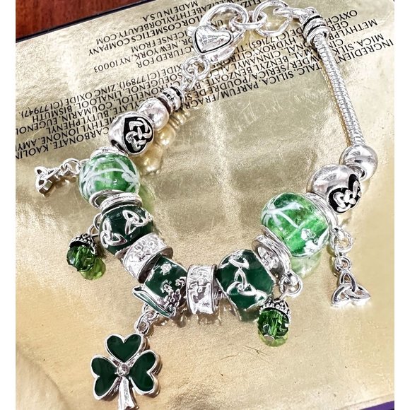 St Patrick's Day Shamrock Charm Bracelet Beaded Top Hat Celtic Knot Crys… - Picture 9 of 12